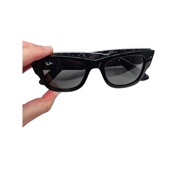 Ray Ban sunglasses 100 Years Of Disney Limited Edition. Made In Italy main image 6